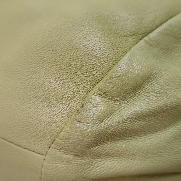 St John 100% Leather Blazer in a beautiful vibrant green. - Picture 9 of 12